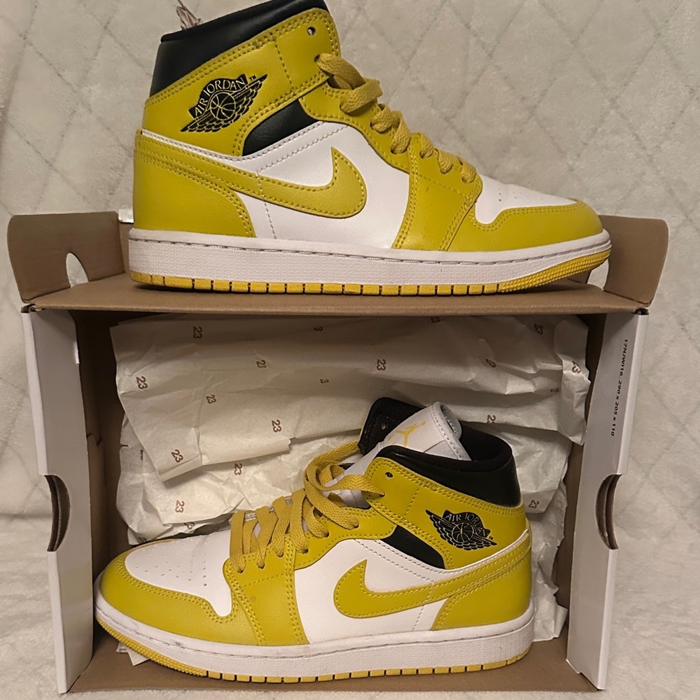 Air Jordan Mid-top White/Vivid Sulfur-Black Sneakers